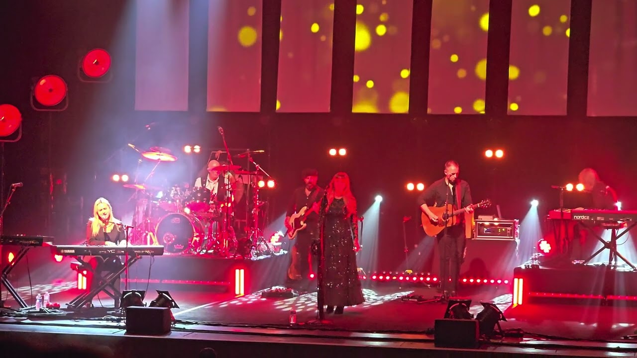 Oh Daddy, performed by Rumours Of Fleetwood Mac, Live @Guildford