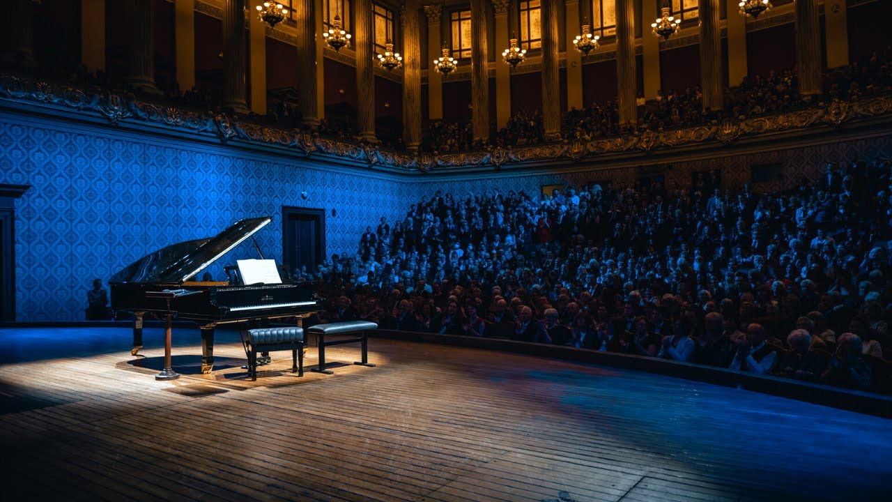 Hudba jm&eacute;nem Anton&iacute;n - Rudolfinum | Dvoř&aacute;kova s&iacute;ň