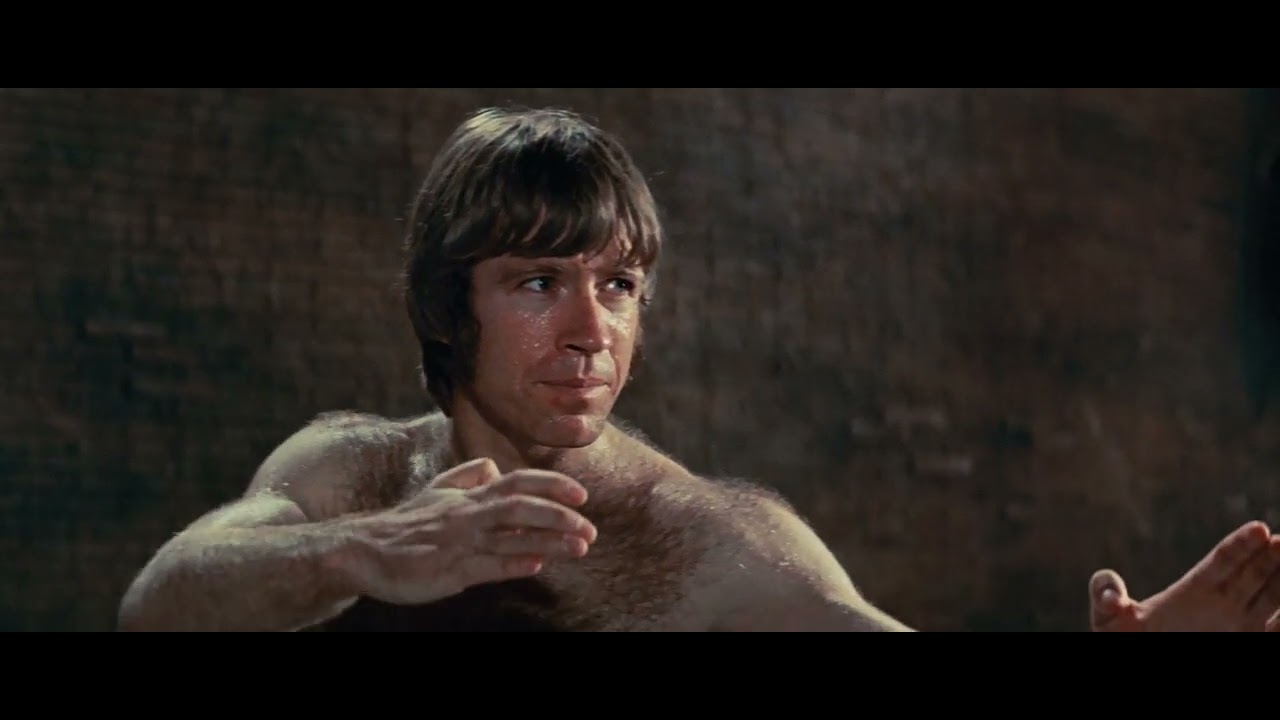 Chuck Norris vs Bruce Lee pelea final El furor del drag&oacute;n