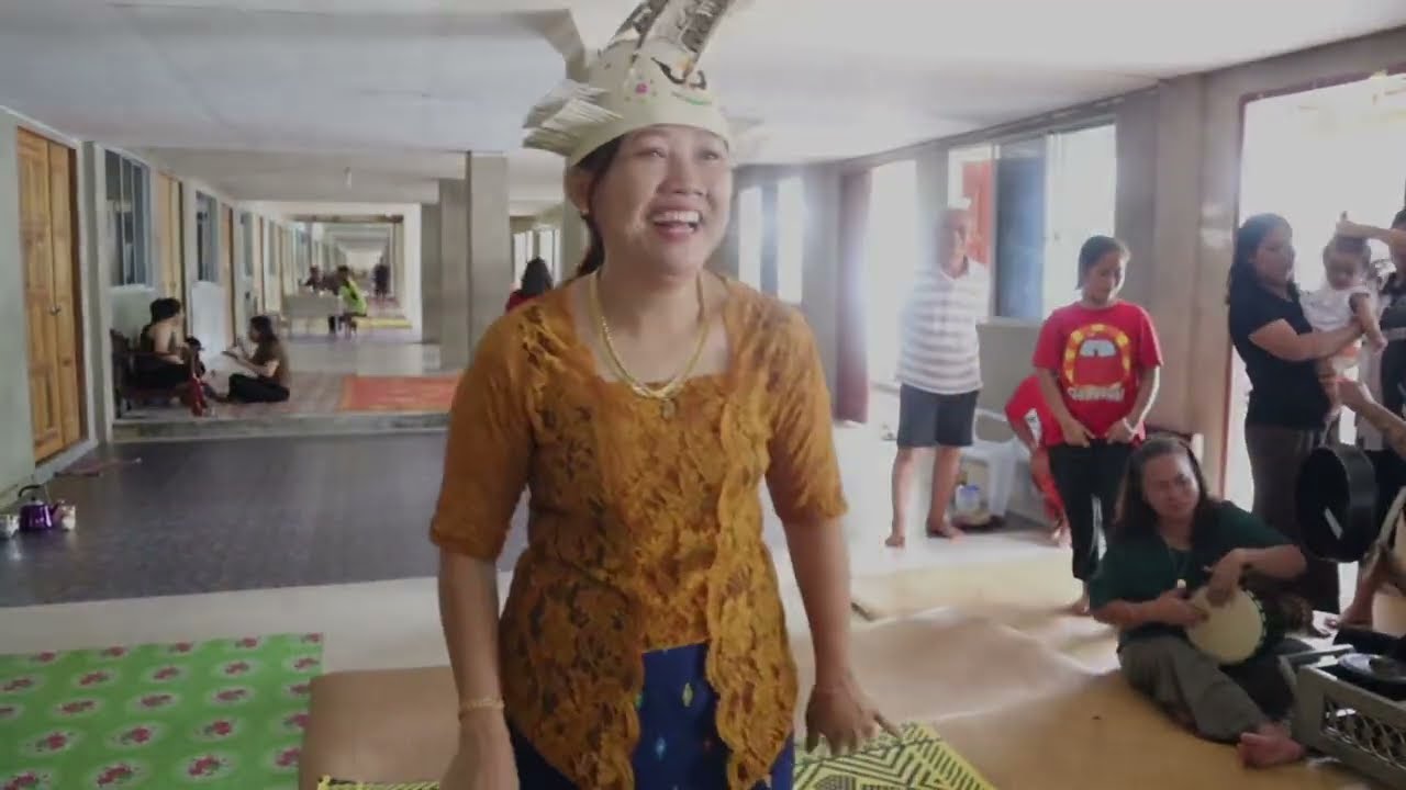 Tarian Ngajat Masyarakat Iban Dayak Lelaki Dan Perempuan