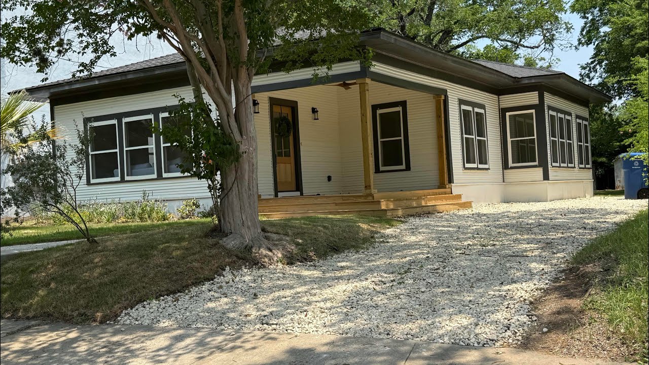 705 Woodlawn