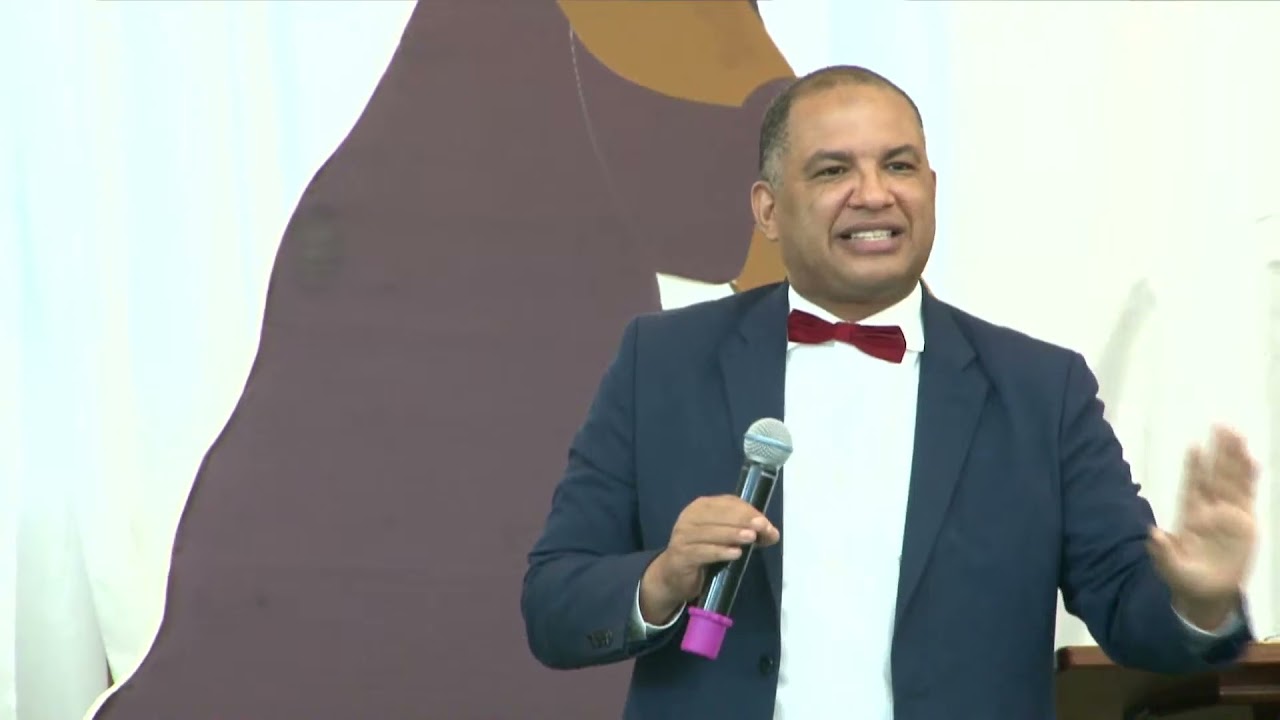 CORONA  TV\   EL SEÑOR ES MI AYUDADOR - Pr. Hermes Tavera Bueno