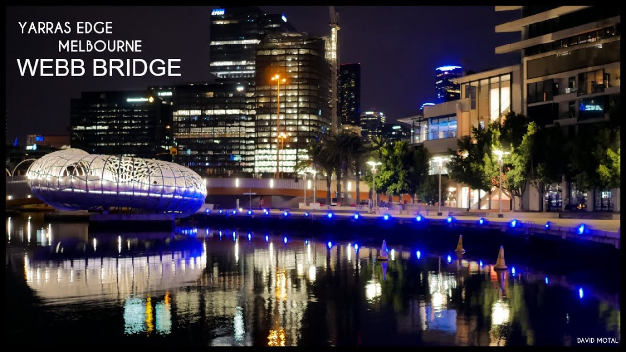 MELBOURNE YARRAS EDGE DOCKLANDS AUSTRALIA