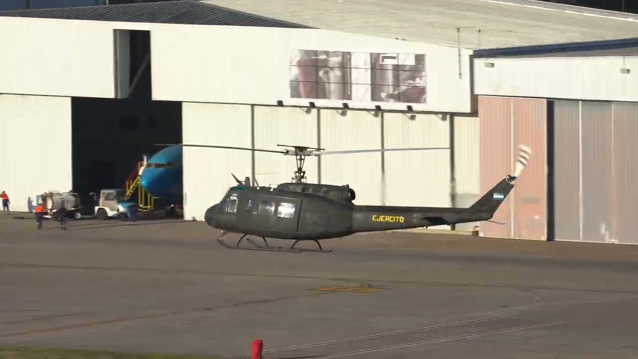 17 helicópteros en Aeroparque! Pasaje ejército argentino!