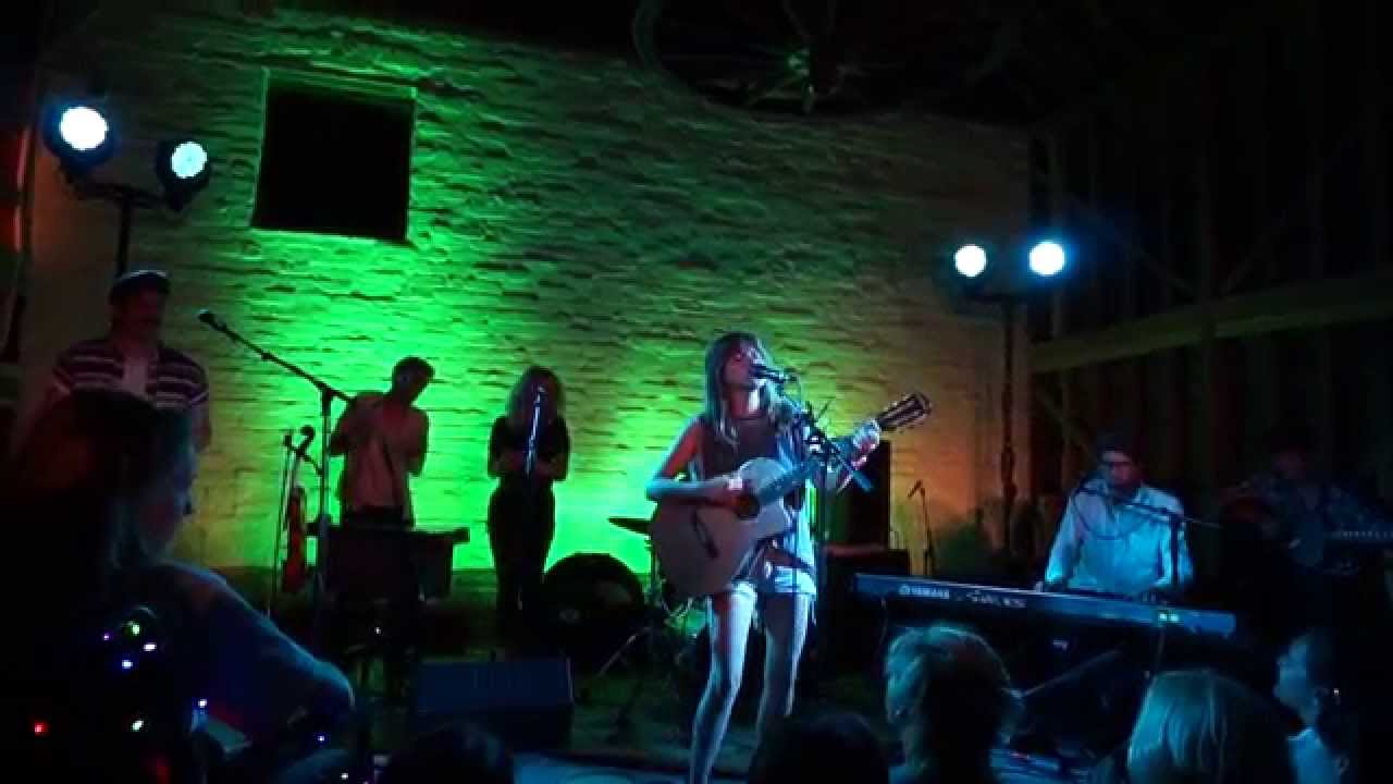 Gabrielle Aplin - Sweet Nothing @ Barn on the Farm