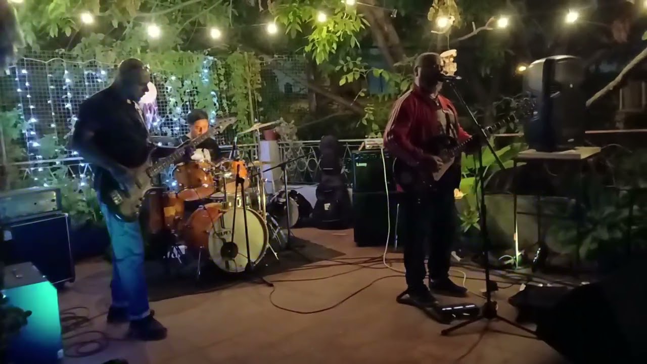 Ojonautas en vivo @Altockecesión  (Te vi correr)