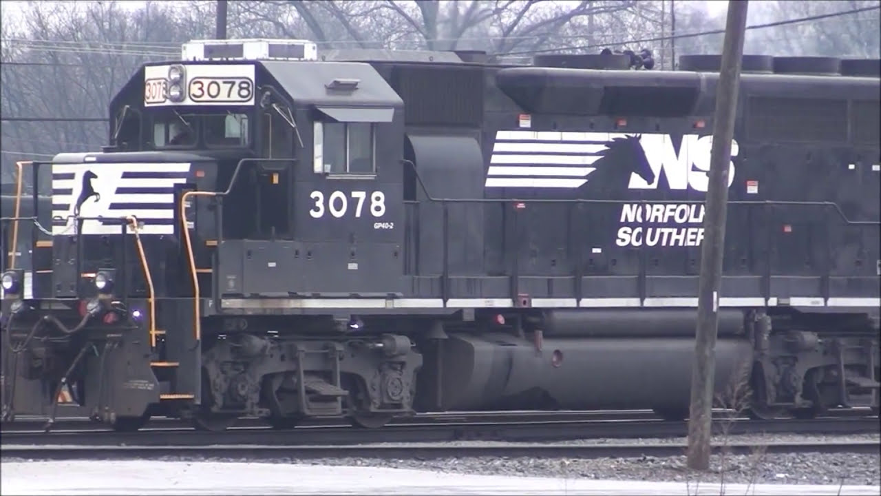 Railfanning NS in Chattanooga ft. NS #8102, a High Hood GP38-2, and more! (Mid January 2015)
