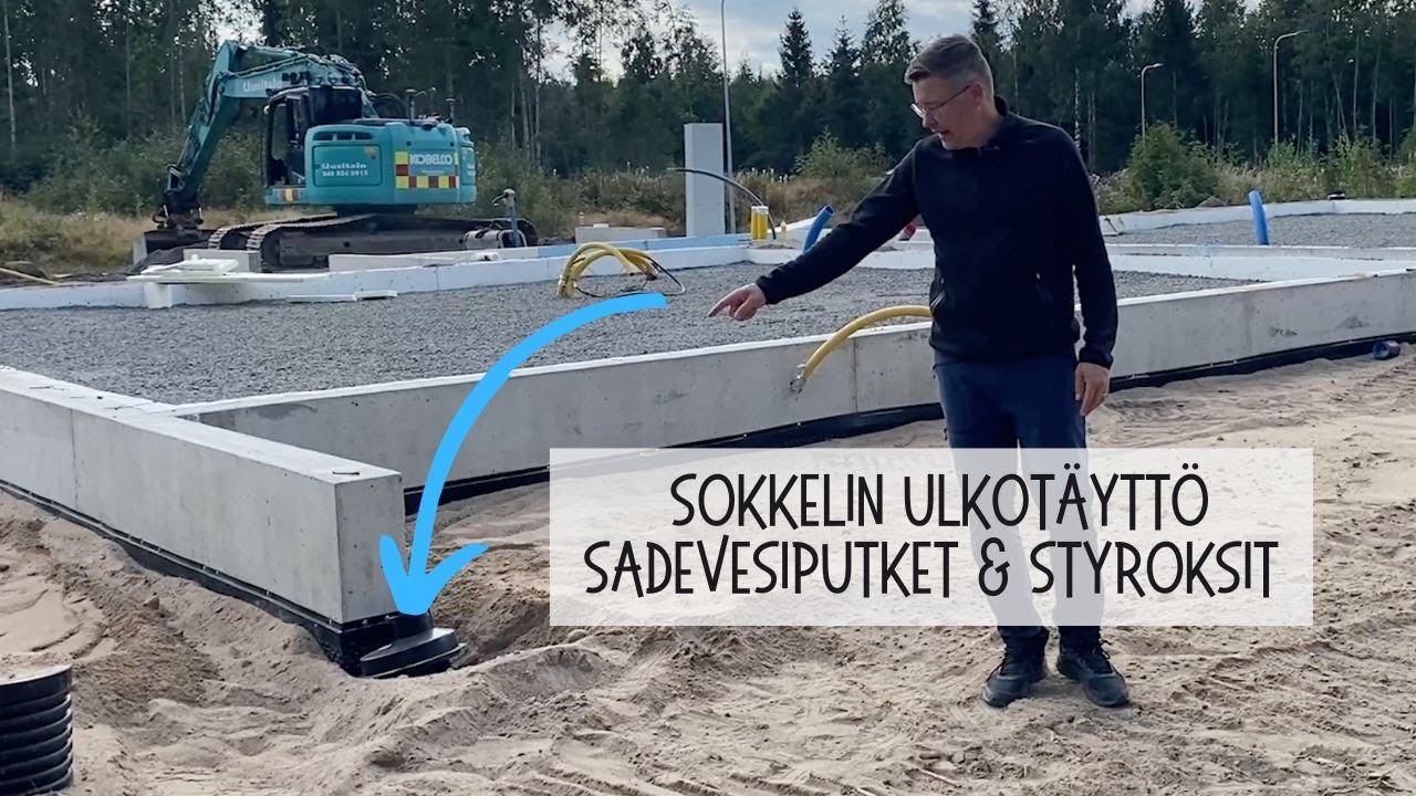 Sadevesiputket ja styroksit - sokkelin ulkotäyttö