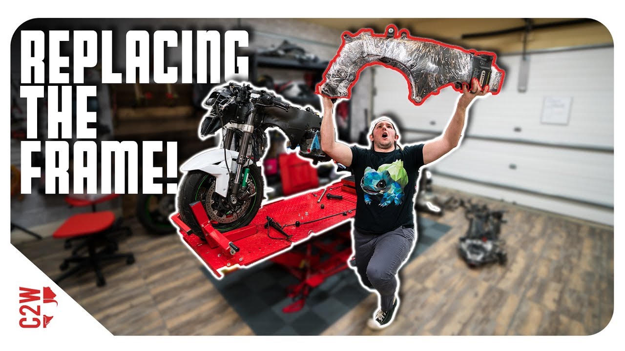 Time to swap the motorcycle frames! [Wrecked Bike Rebuild - S2 - Ep 08 - Ninja ZX-10R]