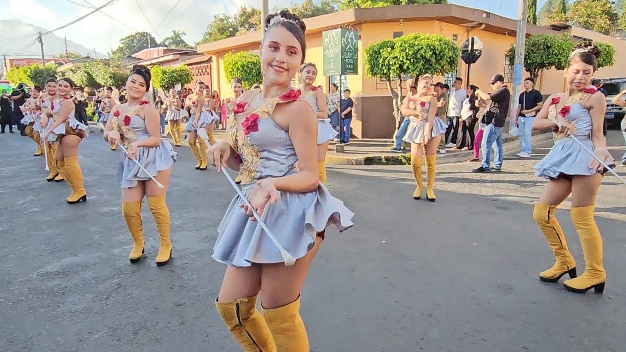 Lo mejor de LADIES & LIONS MUSIC BAND ✨ en Desfile Caja de Crédito de Juayúa 2026 💃