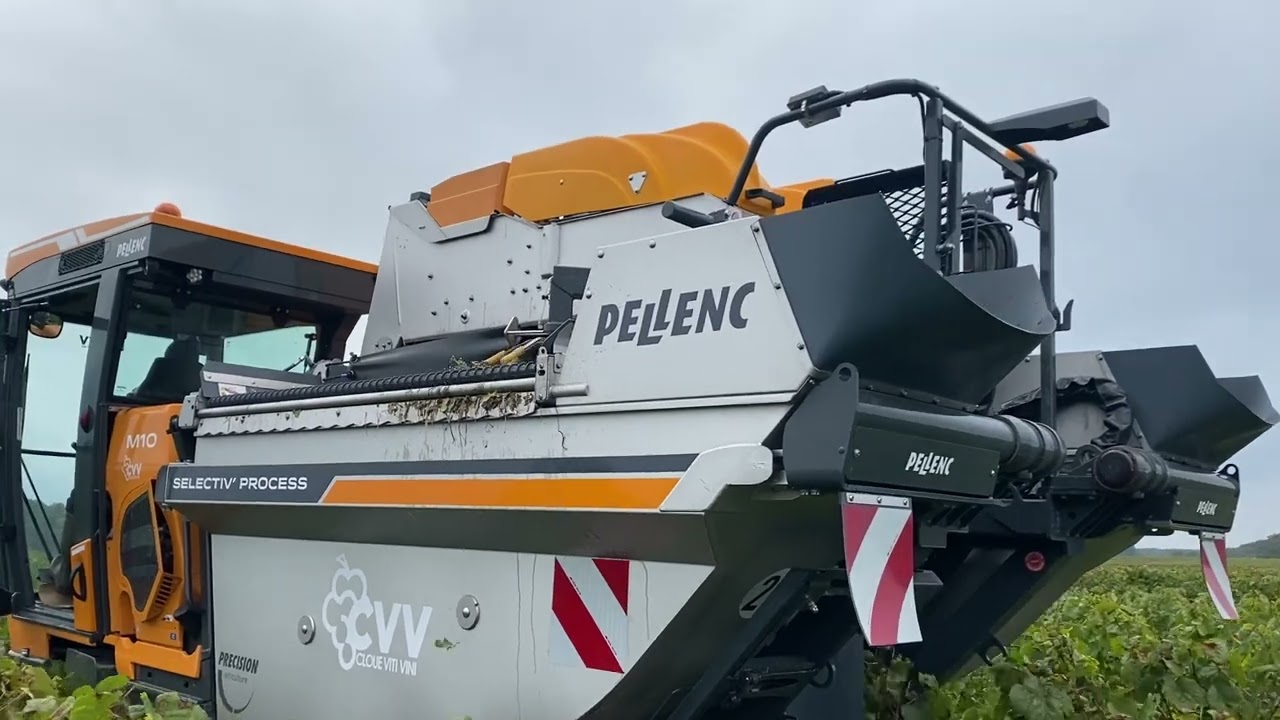 L’Optimum M10 en démonstration à Cour-Cheverny (41) pendant les vendanges