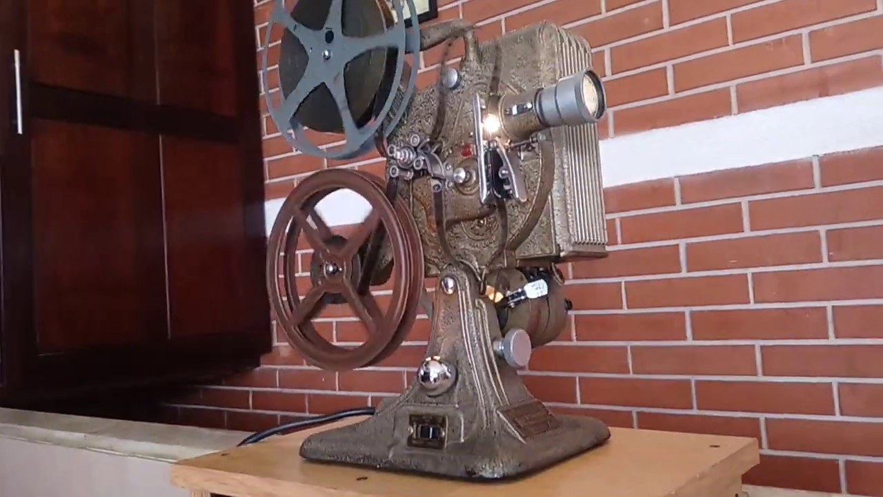 Keystone A 82 16 mm projector
