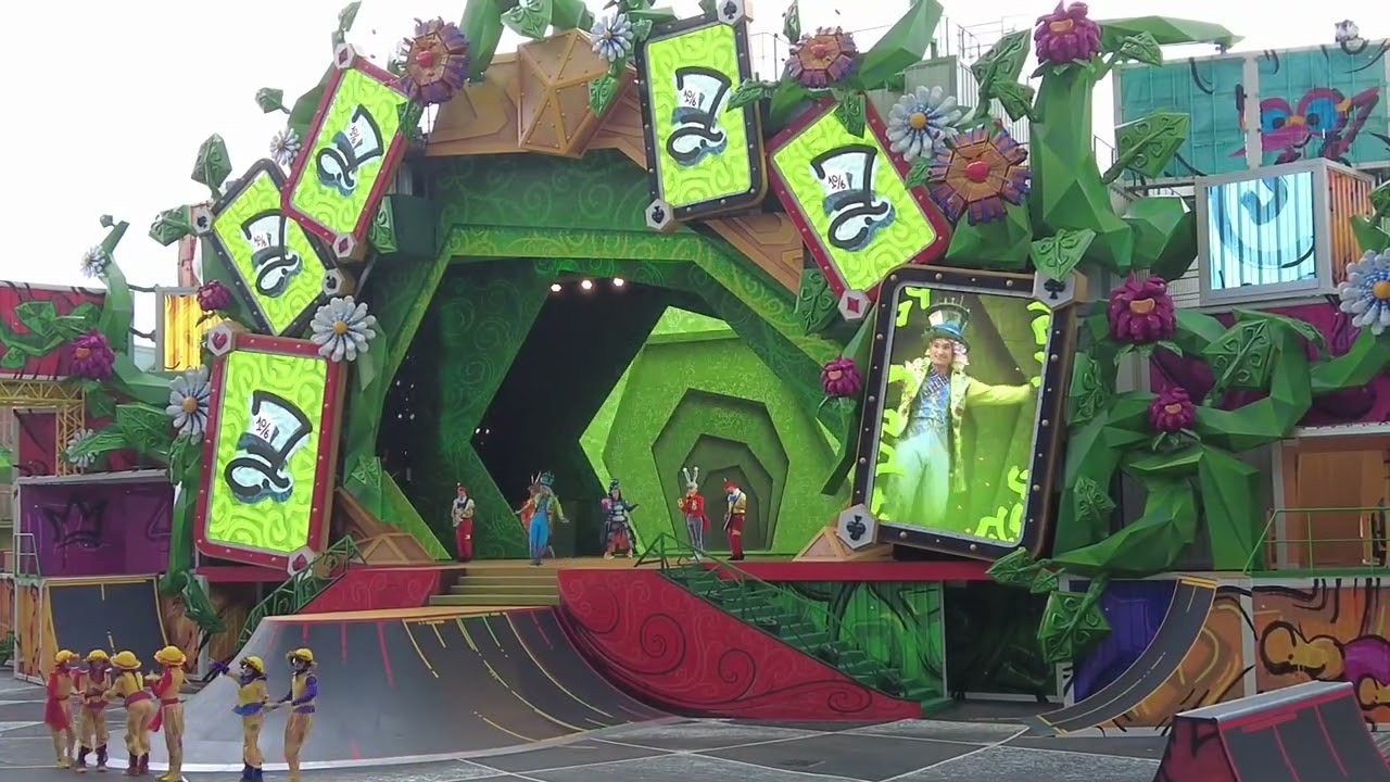 {2K} ALICE ET LA REINE DE CŒUR - FULL SHOW - DISNEYLAND PARIS