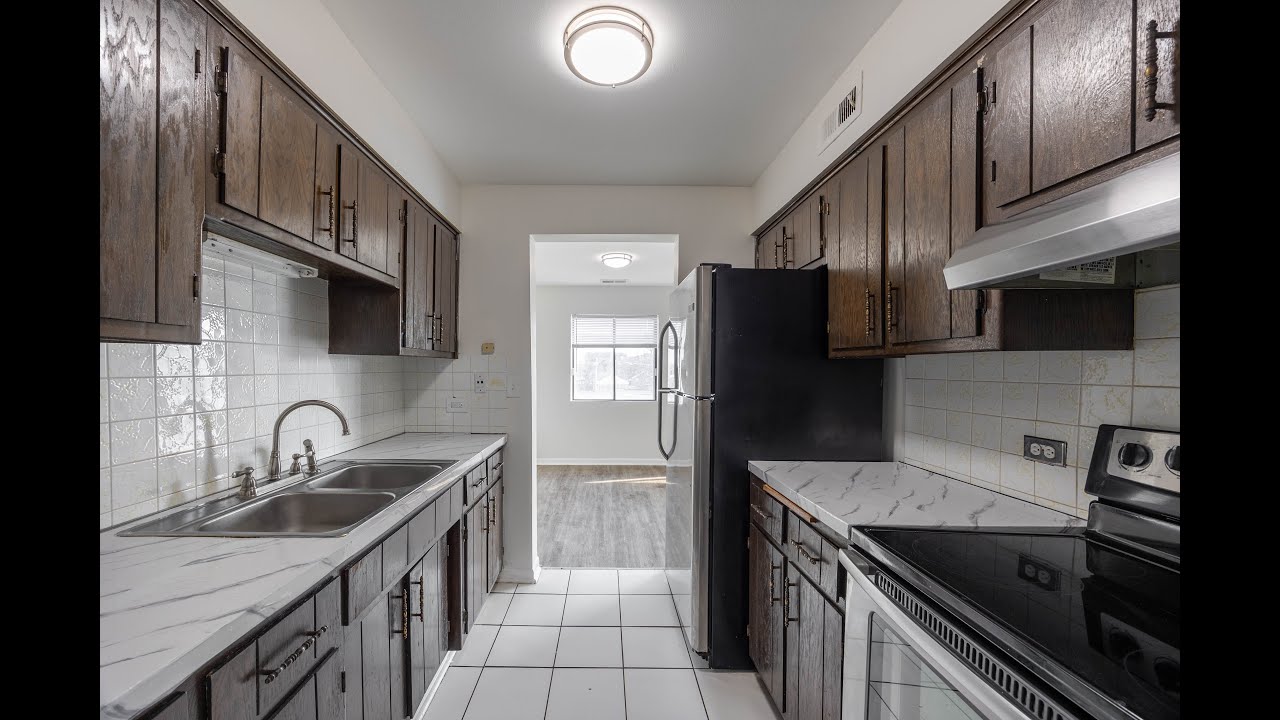 2310 North Harlem Ave., #401 | 2 Bed 1 Bath | Elmwood Park