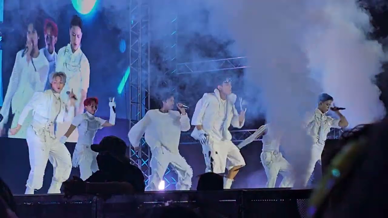 [FANCAM] PLUUS -  UNIVERSE : KWAVE MUSIC FESTIVAL