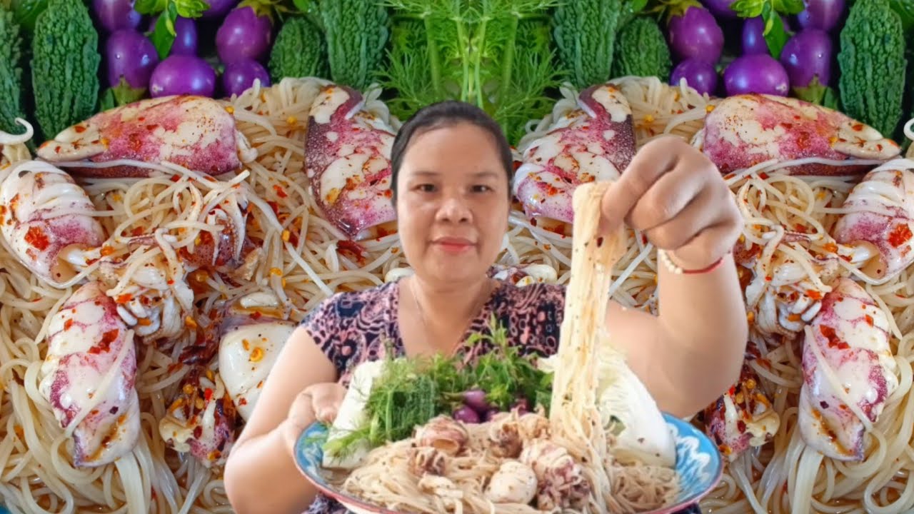 ขนมจีนซาวน้ำปลาร้า ใส่หมึกลวก มาเป็นถาดอร่อยมาก เมนูที่กินไม่เคยเบื่อ