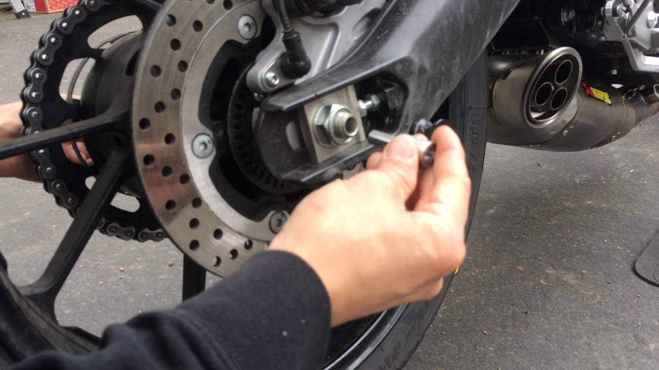 XSR900 Woodcraft axle sliders pt.1
