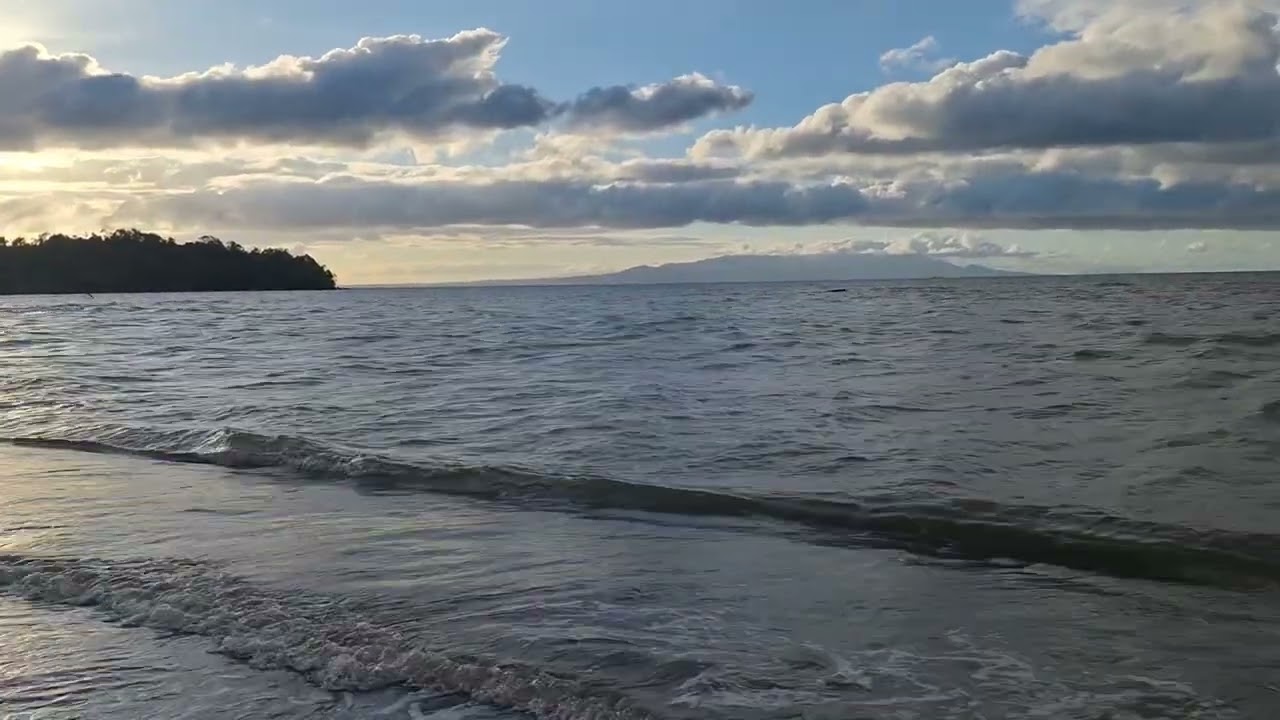 Sunset viewing on the seashore