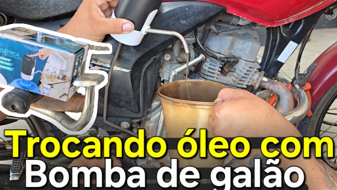 Trocando óleo da moto com bomba de galão d'água