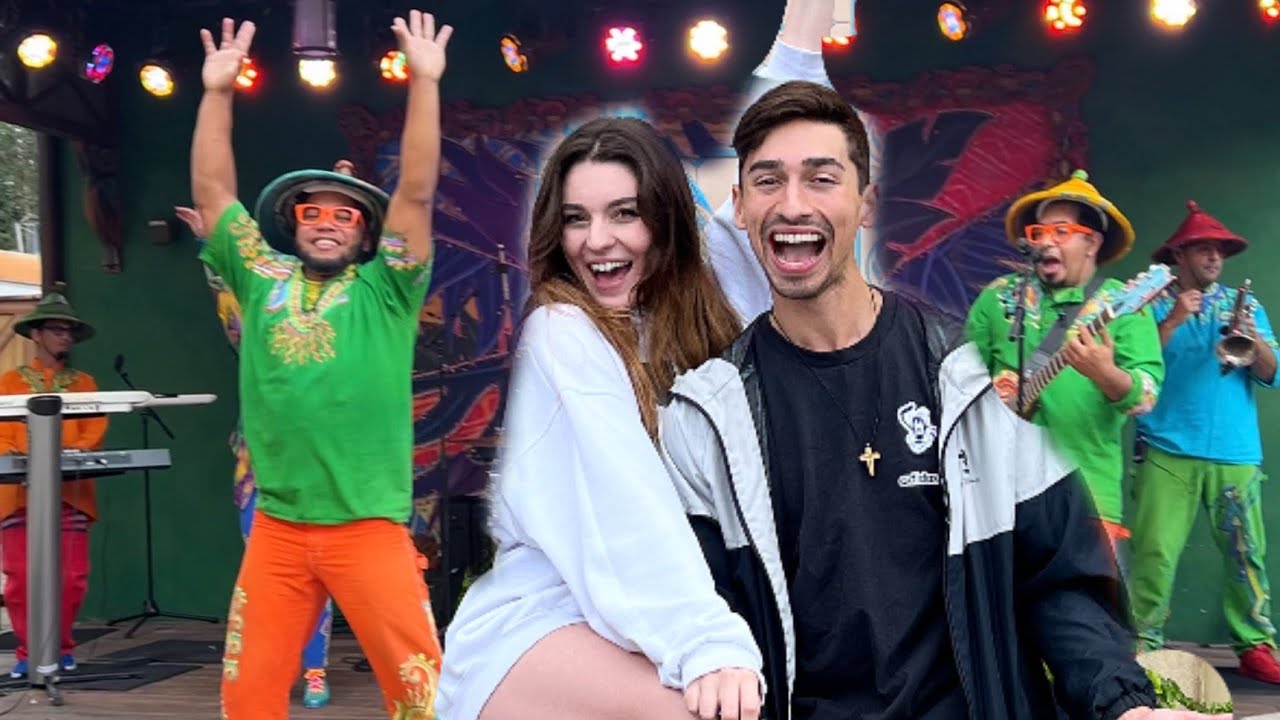 DANCE PARTIES ARE BACK IN ANIMAL KINGDOM! Taya Miller & I have too much fun in Disney.