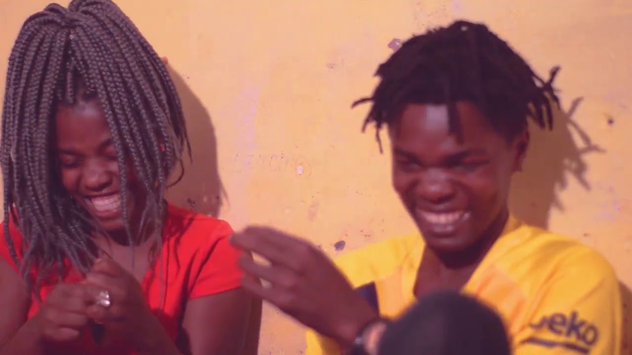 Tio Yado - fica furioso com a atitude da sua namorada