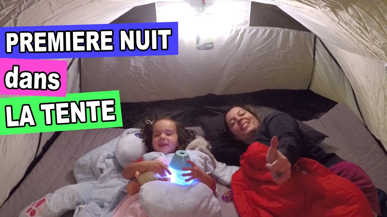 VLOG - CAMPING dans le SALON - PREMIERE NUIT sous la tente entre MERE & FILLE😀