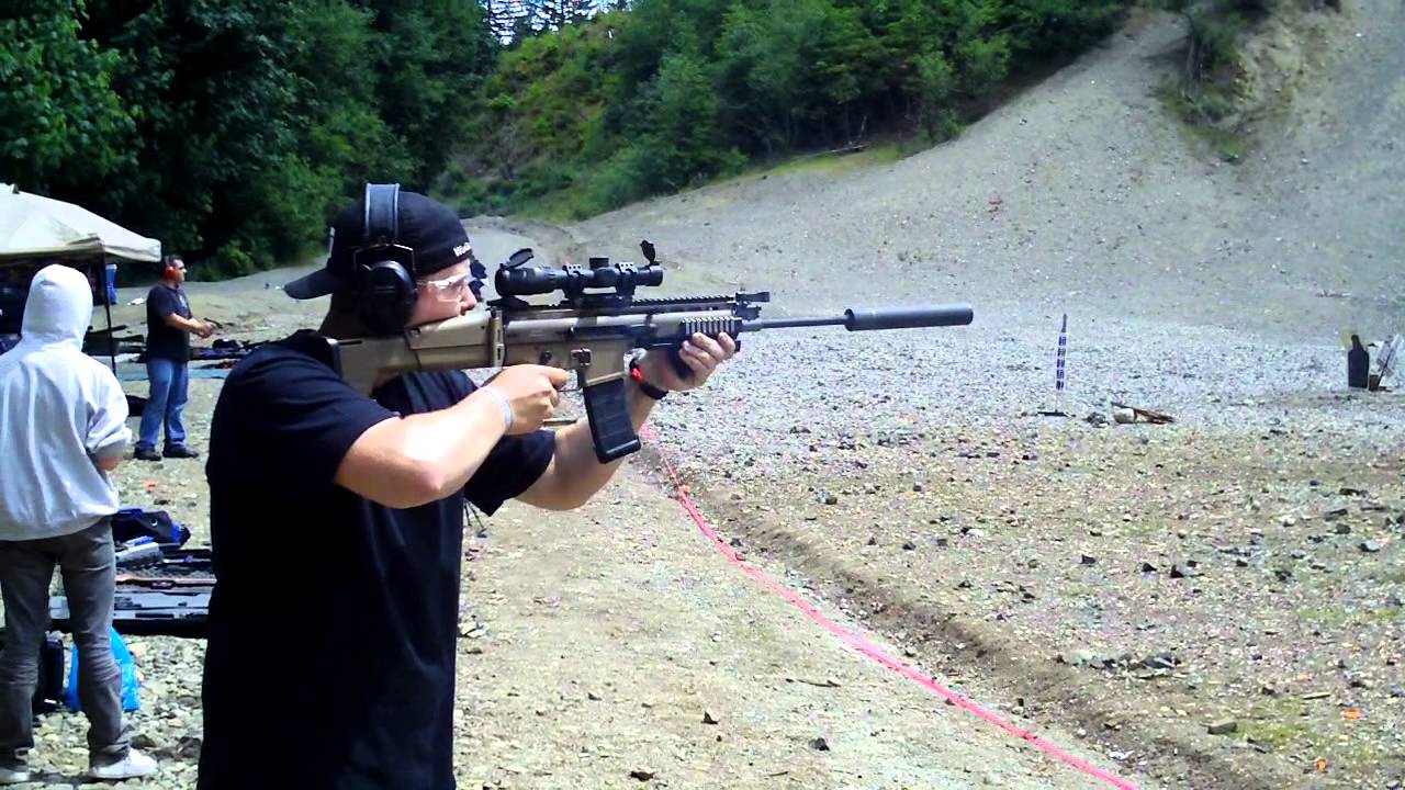 FN SCAR 16 Suppressed