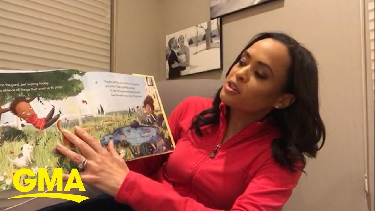 Linsey Davis joins GMA's Reading Room with 'The World is Awake' l GMA Digital
