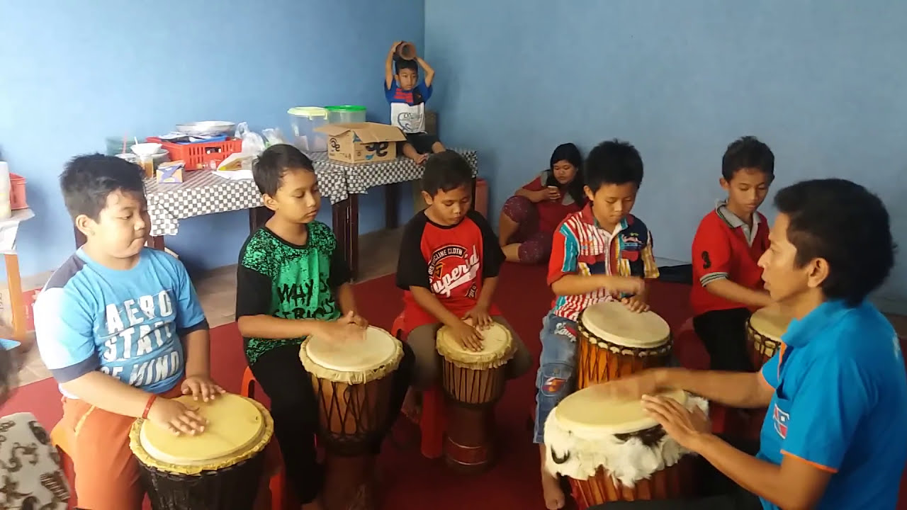 Latihan Bermain Jimbe