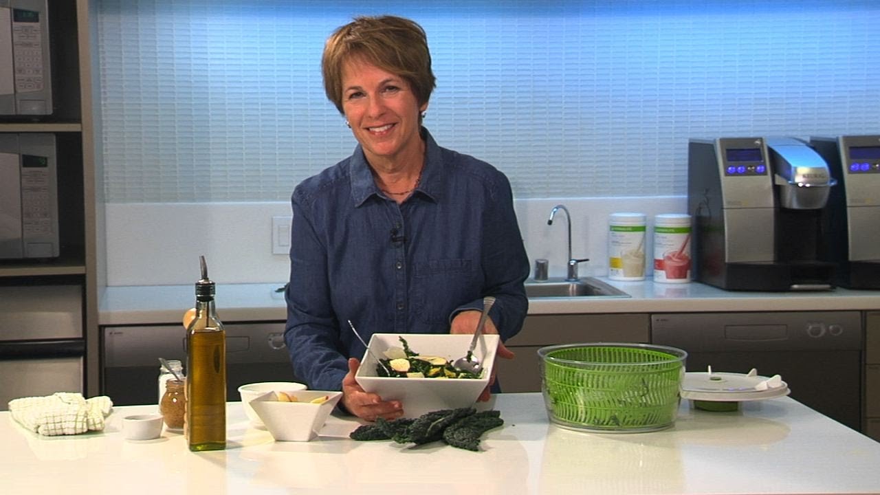 Quick kale recipe: How to make a fresh kale salad in 5 minutes | Herbalife Recipes