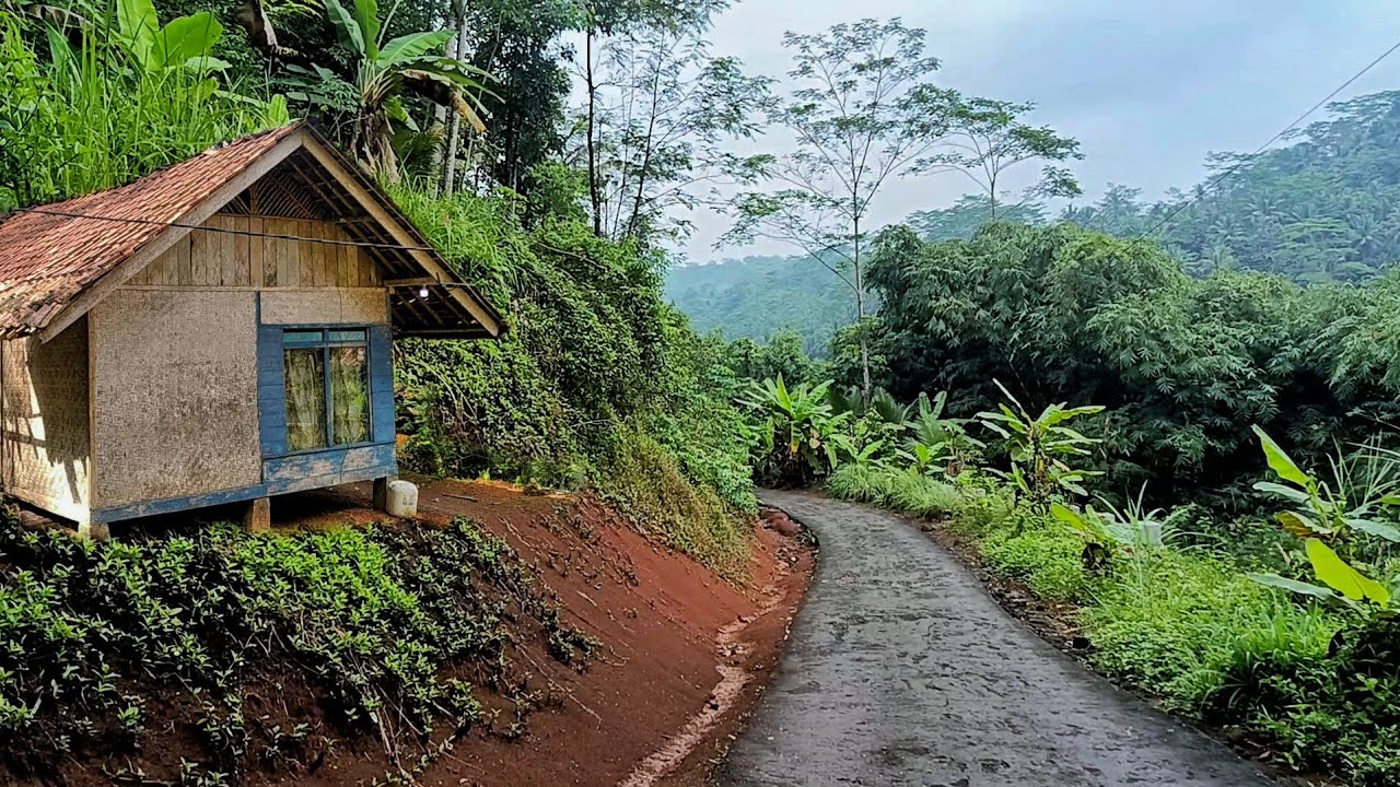 Ada kampung tersembunyi‼️di balik liuk dan gemuruh sungai cimuntur namun asli bikin netah