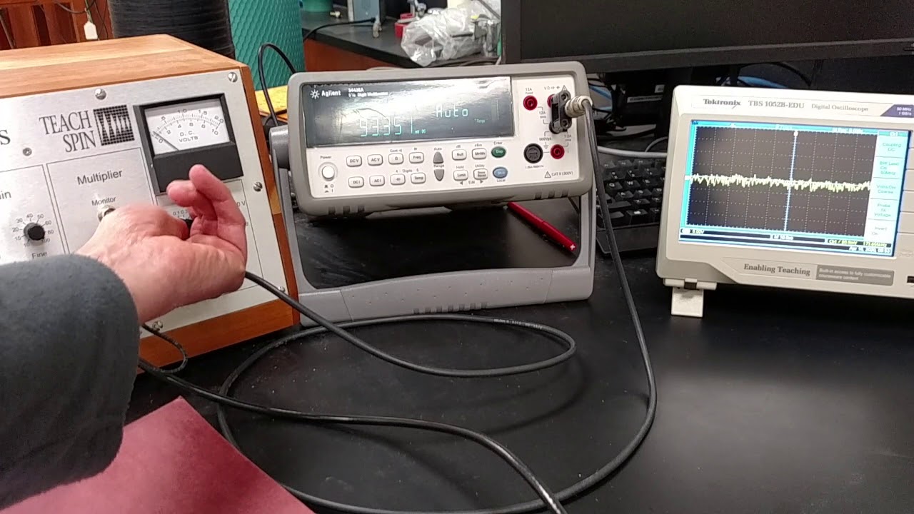PHY578 Noise Fundamentals - Setup for preliminary measurement, and data in scope and DMM