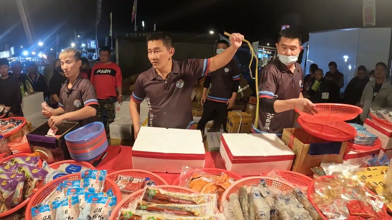 15  一公斤裝優質雞塊，大包便宜又好吃~剩最後幾包囉~要的手速要快~ #嘉義趙又廷 #全晟海產 #週六斗南夜市 #海鮮拍賣 #海鮮叫賣