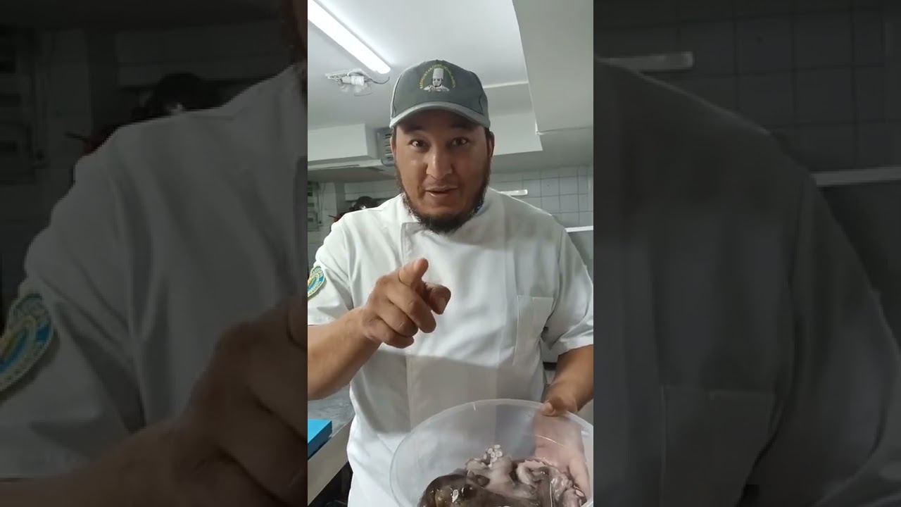 КАК СВАРИТЬ ОСЬМИНОГА ПОДРОБНО #chefcook #осьминог