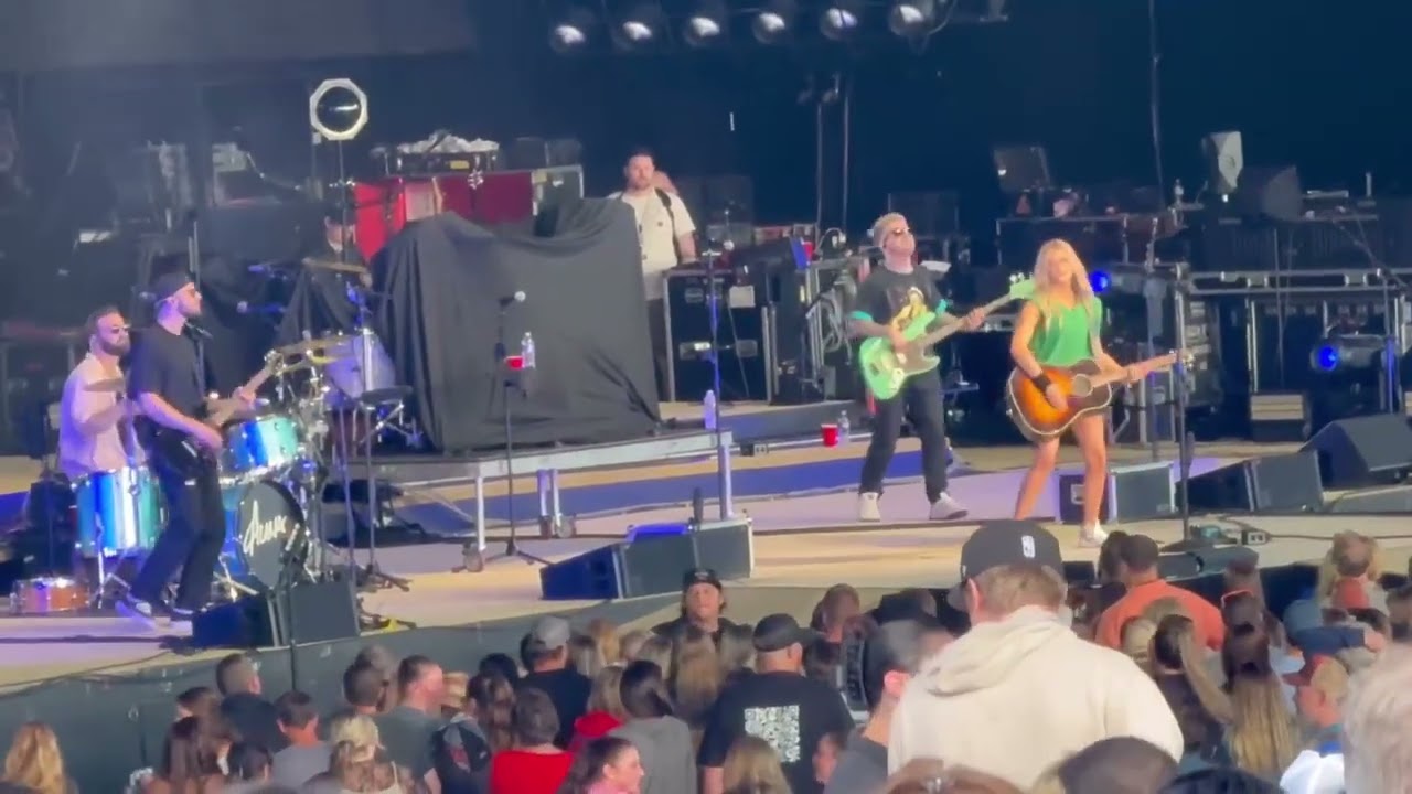 Alana Springsteen LIVE Intro / You Don’t Deserve A Country Song.  Charlotte, Nc