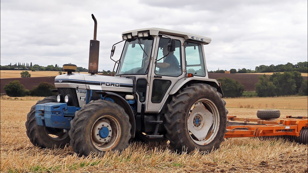 Iconic 1989 Ford 7810 Silver Jubilee rolling in OSR | Classic icons | Farming with Ford