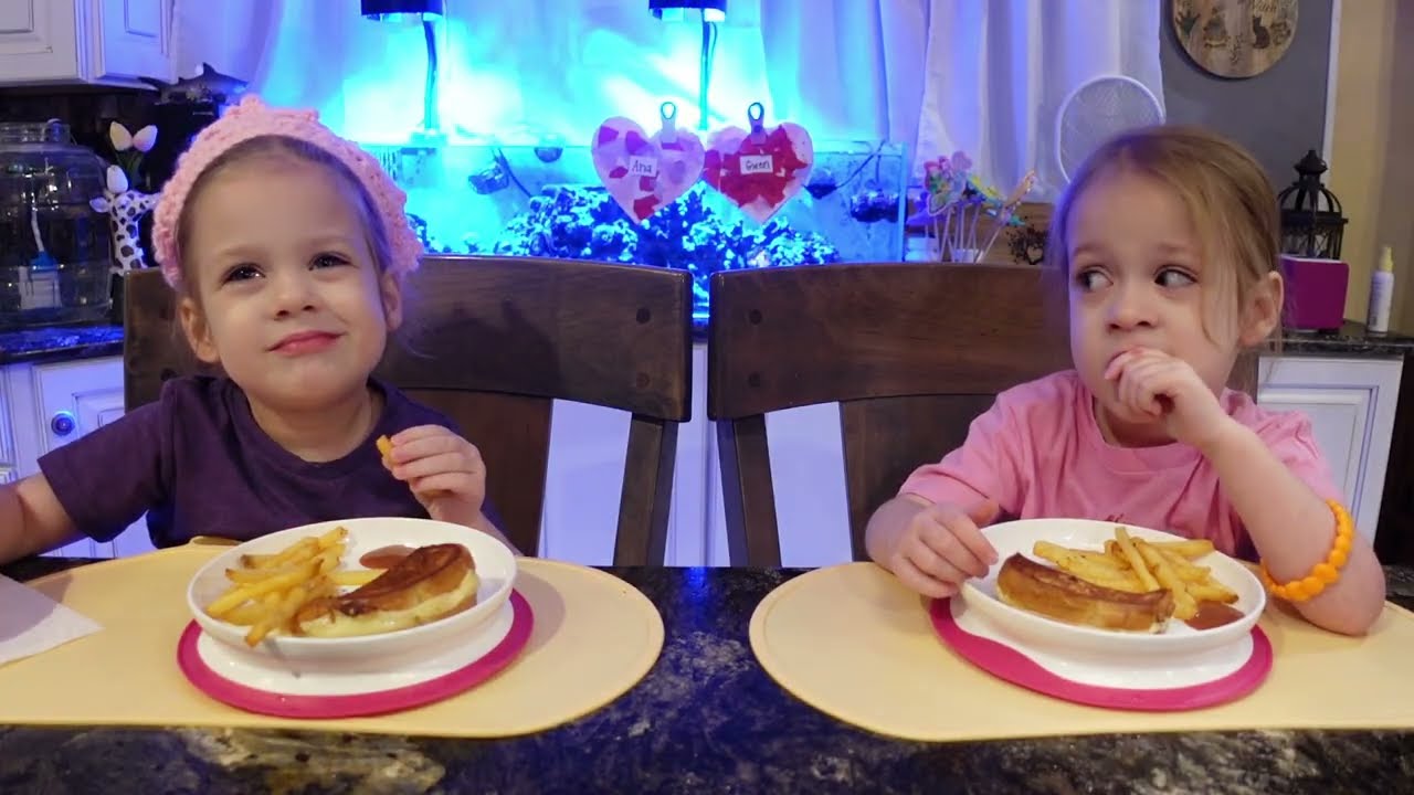 Twins try banana ketchup