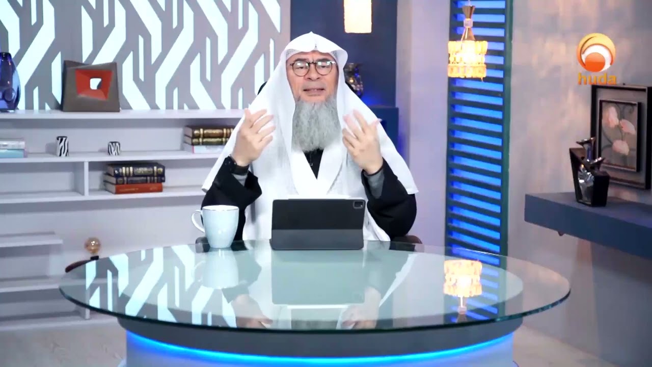 what to say when visiting a sick person  Sheikh Assim Al Hakeem  #hudatv