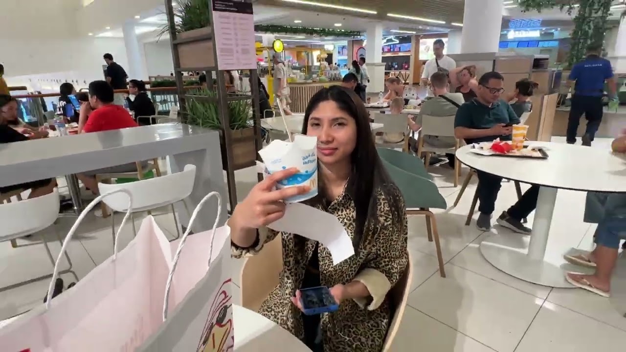 DUBAI WAR DAYS MAIN PEOPLE ENJOYING HOLI AND EVERYTHING IS FINE IN DUBAI (vlog 130)