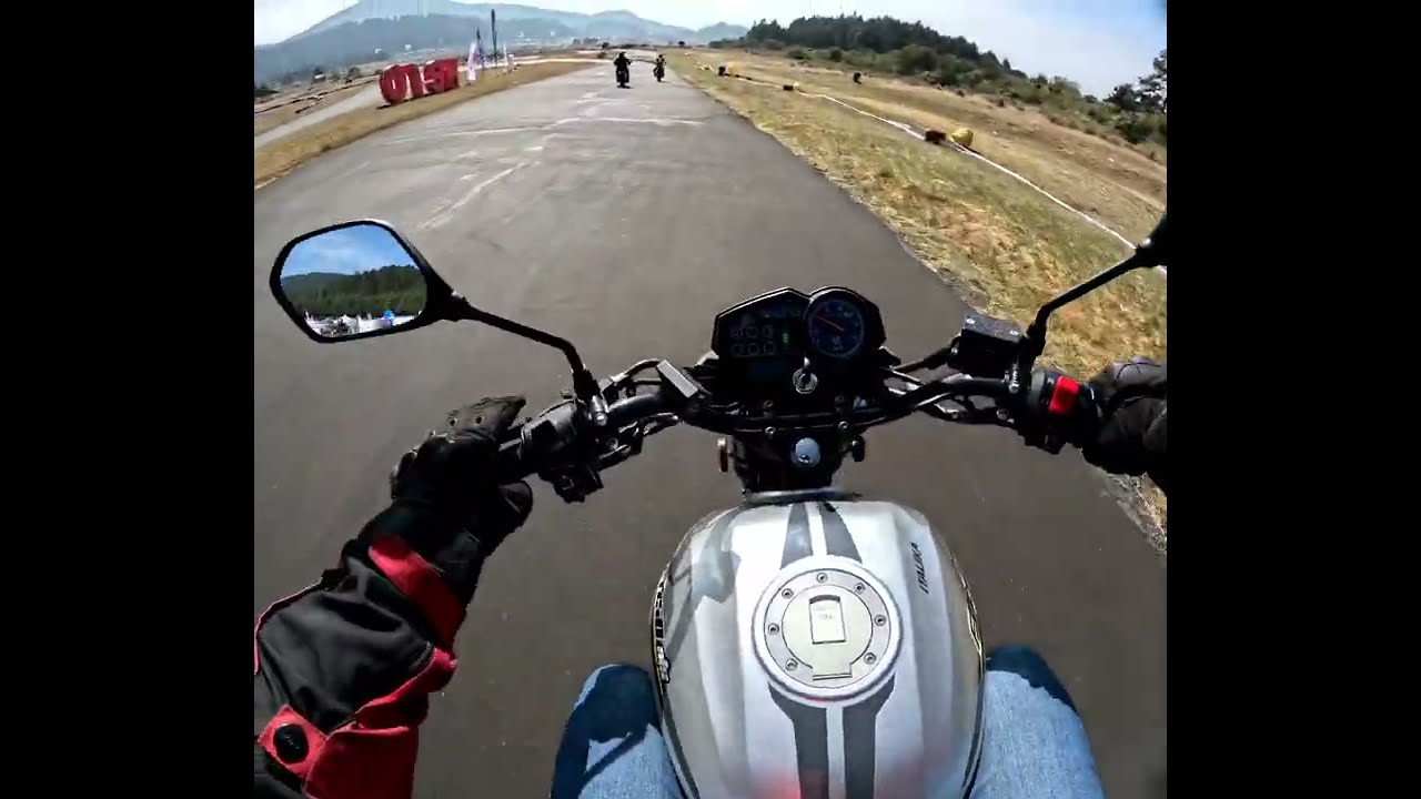 Probando la Italika FT 150 gts en circuito 🛵