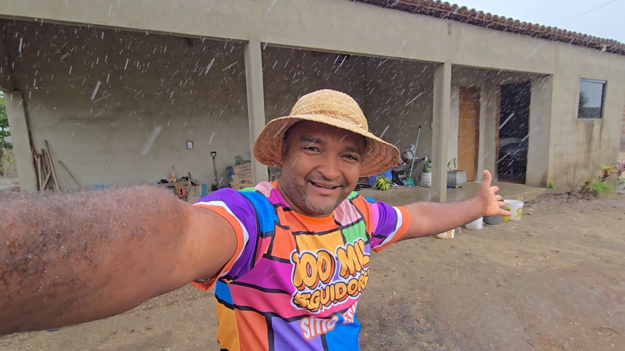 QUANDO A CHUVA MOLHA A TERRA O NORDESTINO FICA FELIZ E CORRE PRA PREPARAR A TERRA PRA PLANTAR