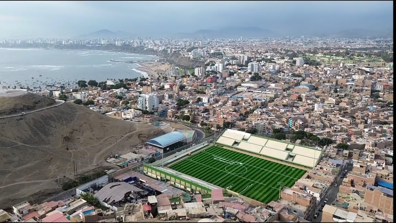 RENOVADO ESTADIO LA CANCHA DE LOS MUERTOS CONSTRUIDO ENCIMA DE UN CEMENTERIO EN LIMA PERÚ