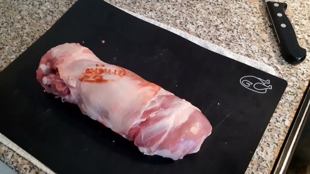 Comment désosser une épaule d'agneau pour la rouler?