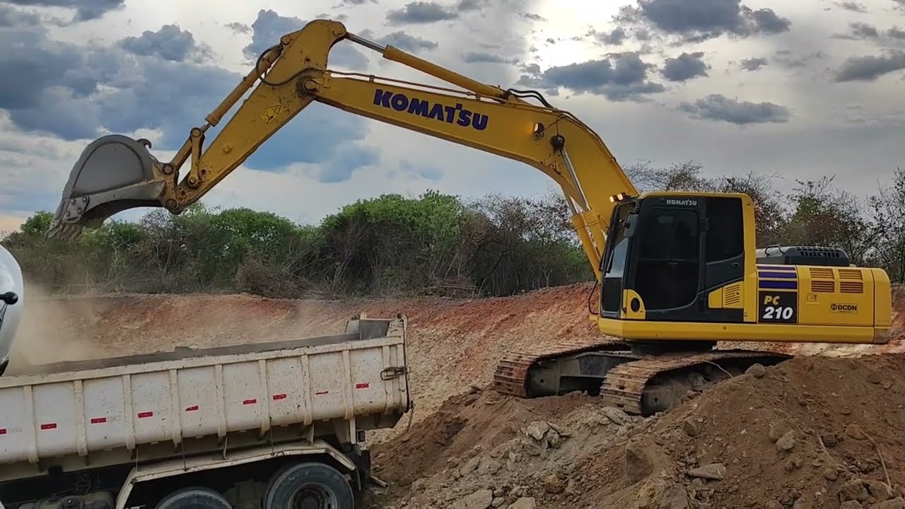 KOMATSU - PC210 // OPERAÇÃO VITOR