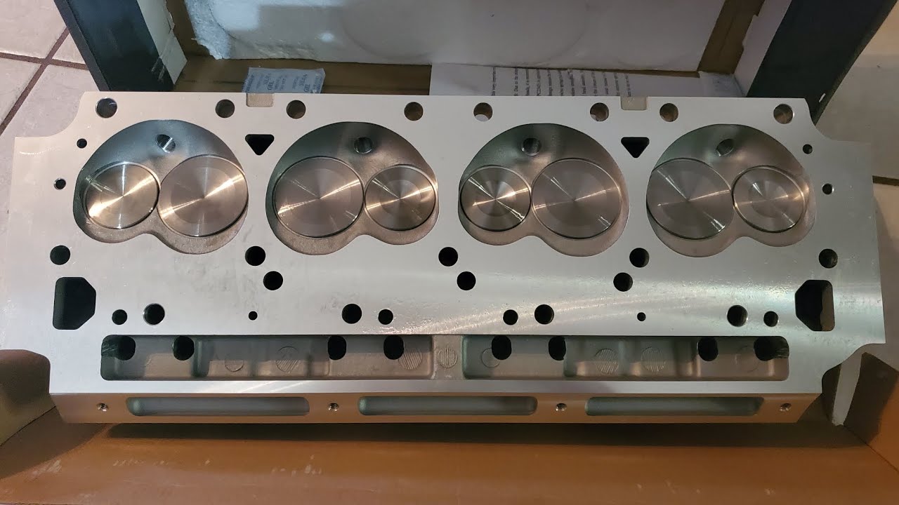 Mopar Big Block Speedmaster heads and Mopar Small Block Speedmaster heads Unboxing.
