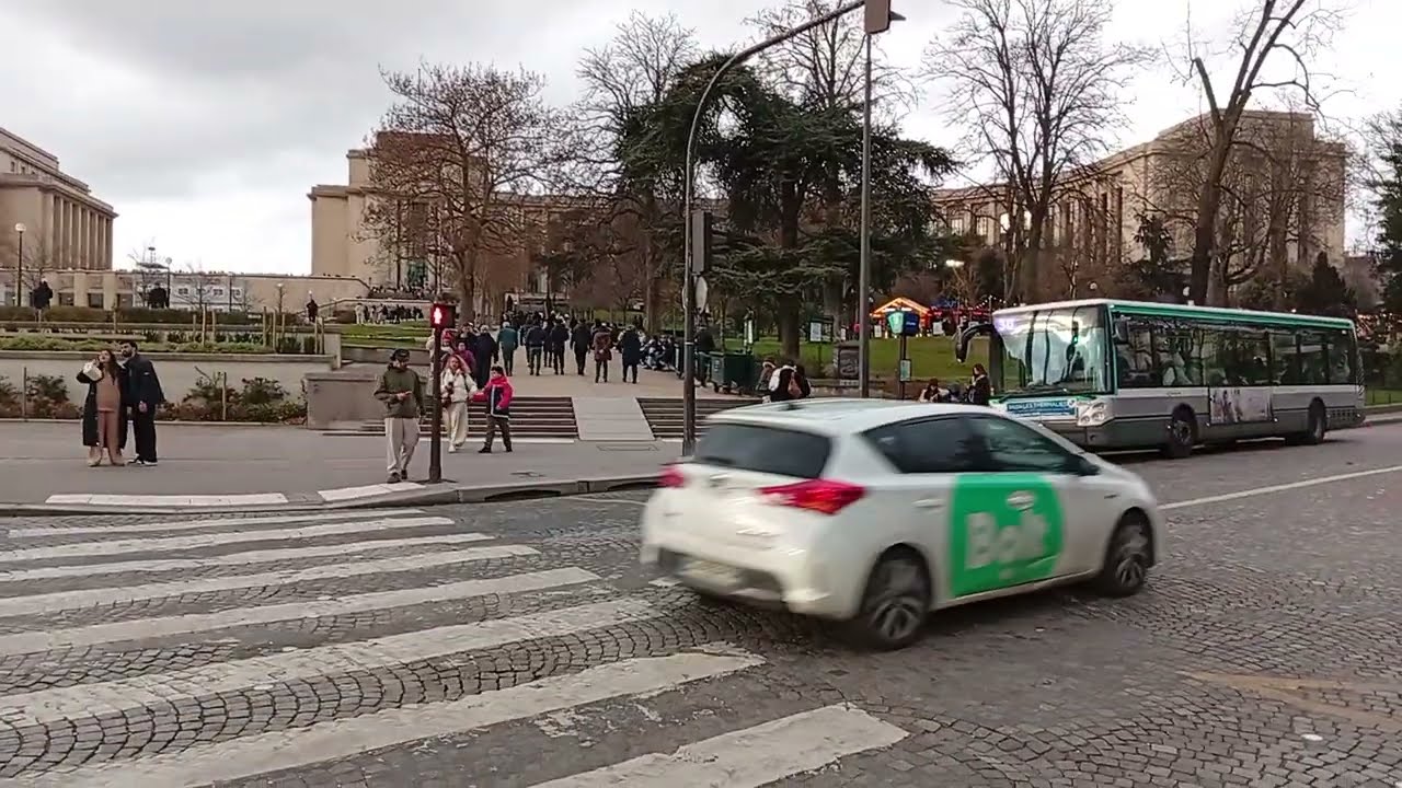 Eiffel Tower 🗼 Paris, France 🇨🇵 Road Walk Vlog in HD VIDEO 📸📸