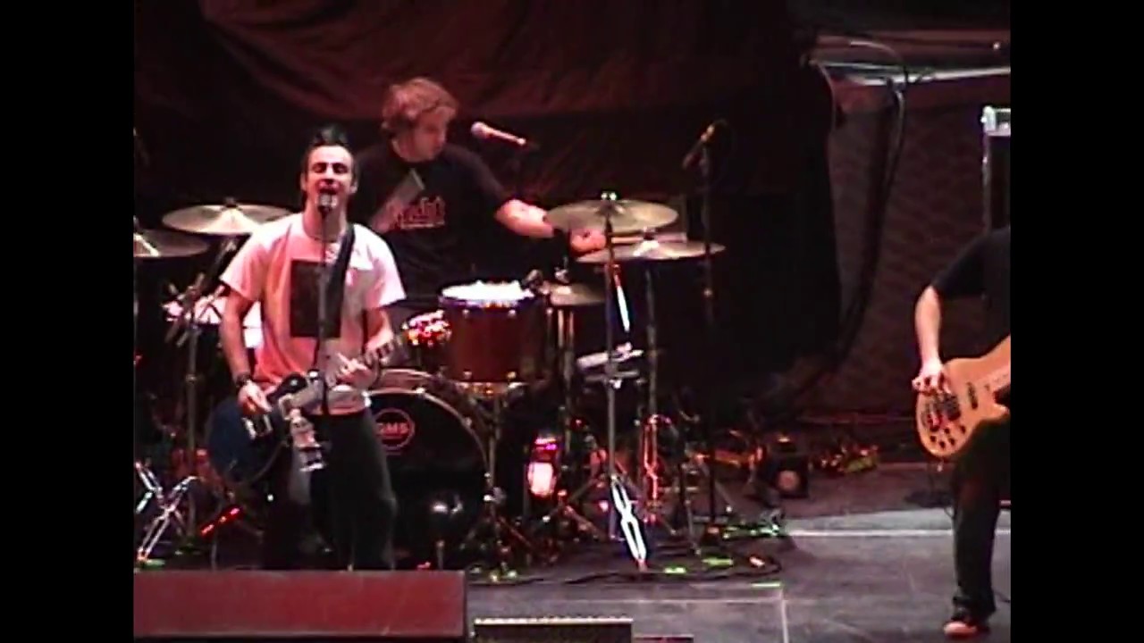 Three Days Grace - Burn (Live) @ Air Canada Centre, Toronto, ON 10/02/2004