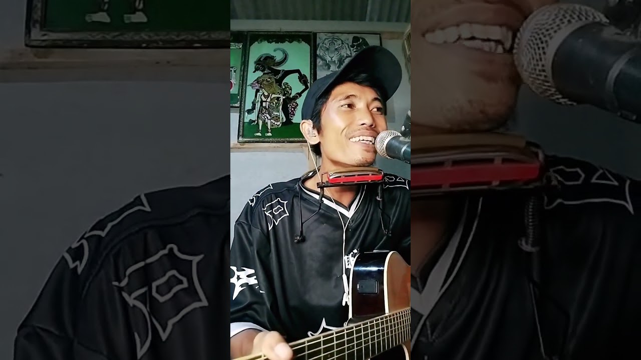 Live TikTok Ade Baton cover lagu-lagu Iwan fals 