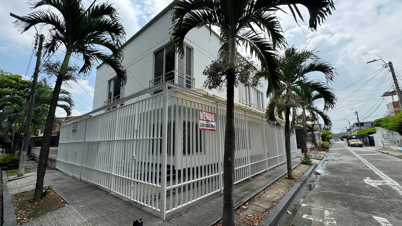 Casa esquinera de dos pisos con tres apartamentos independientes en venta Barrio El Prado Palmira