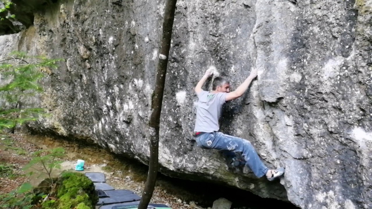 Final Countdown fb 8a trav, Frankenjura Bouldering, Germany.